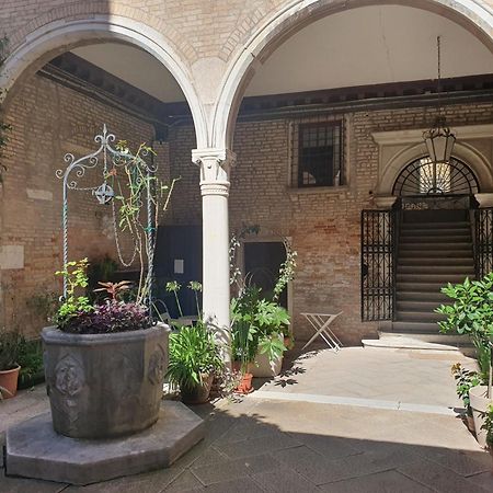 Ferienwohnung Al Mezzanino, Palazzo Torniello Venedig Exterior foto