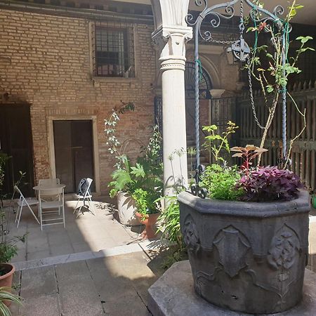 Ferienwohnung Al Mezzanino, Palazzo Torniello Venedig Exterior foto