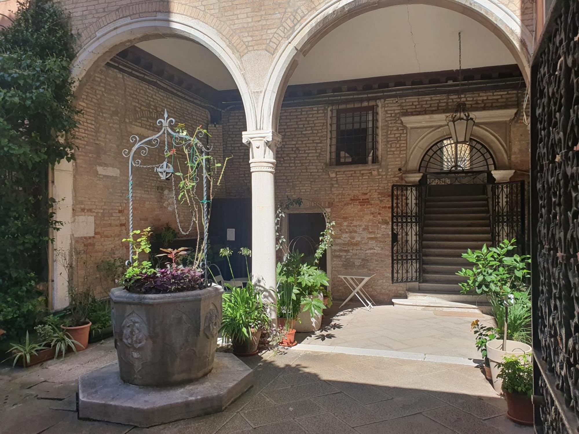 Ferienwohnung Al Mezzanino, Palazzo Torniello Venedig Exterior foto